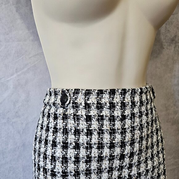 WHBM Houndstooth Checkered Boot Pencil Skirt - Picture 10 of 13